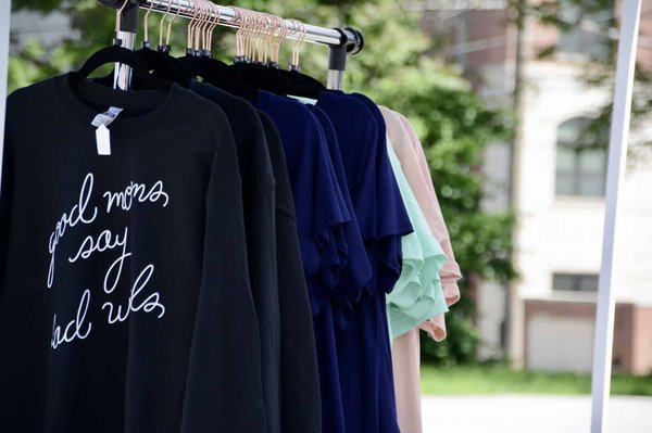 Révolutionnez votre style: Le guide ultime du T-shirt personnalisé