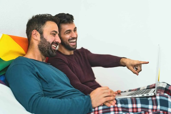 Les avantages du pyjama polaire pour homme : confort et chaleur
